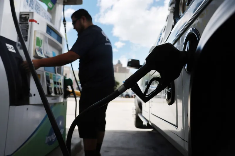 Consumer sentiment rises for the first time in three months