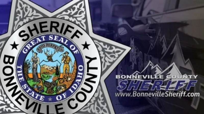Deputies rescue 2 teens stranded on Snake River after kayak deflates