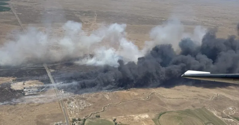 Fast-moving Gooding County wildfire burns thousands of acres, closes highway