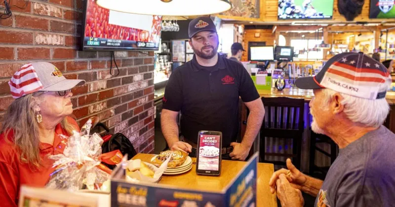 Chasing steaks coast to coast: Texas Roadhouse superfans stop in Twin Falls