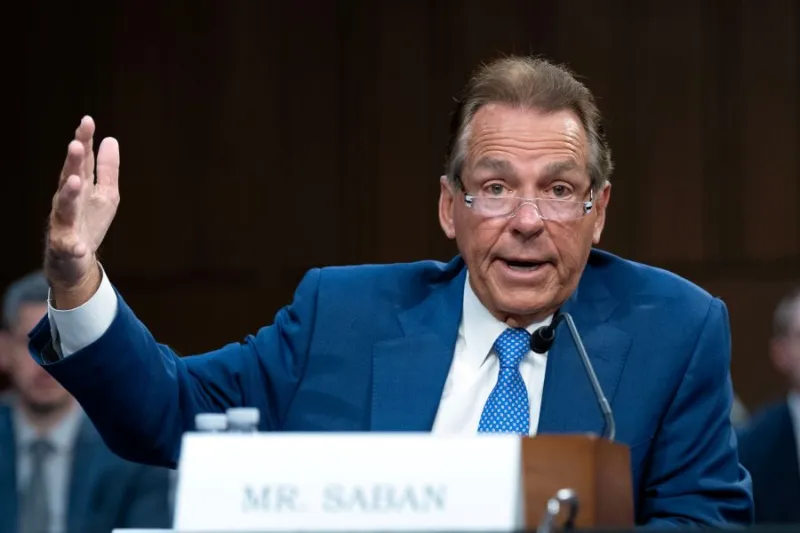 College sports bill clears key Senate hurdle despite SEC, Big Ten opposition