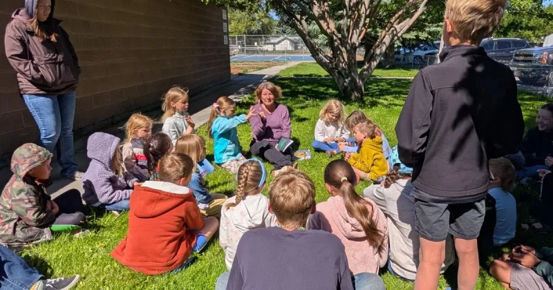 Menan story hour to teach about dinosaurs