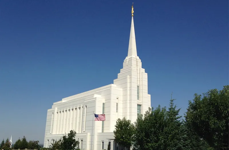 DUI suspect arrested after crashing through Rexburg Temple gates