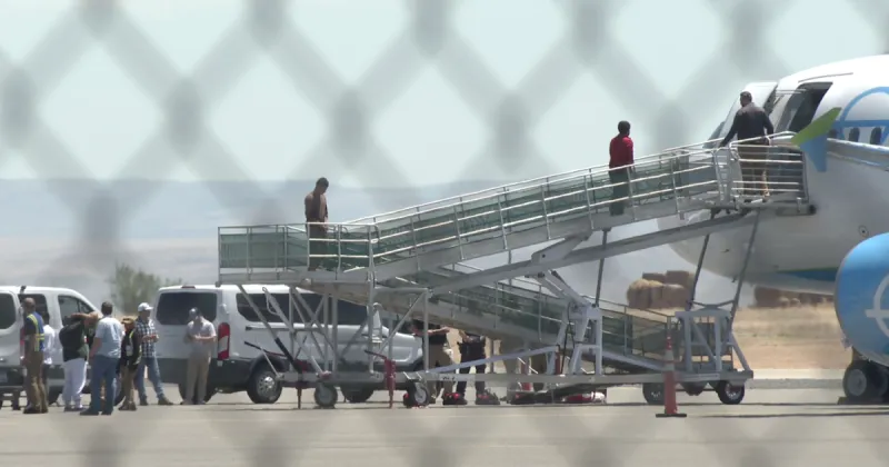 Observers document ICE detainee transfer flights at Magic Valley Airport in Twin Falls