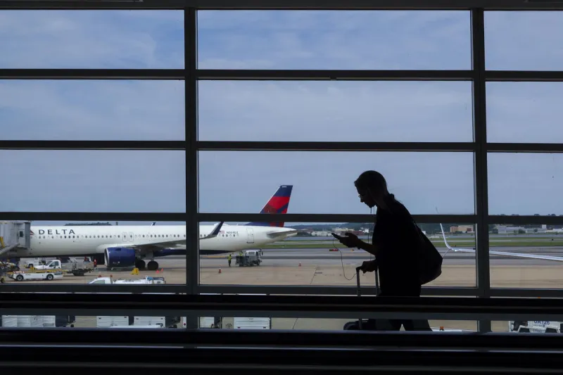 Jet fuel costs have plunged. Here's why Delta says cheaper flights aren't on the way