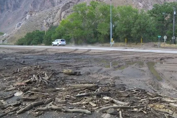 Businesses facing uncertainty after Cottonwood Fire, flash floods impact tourism