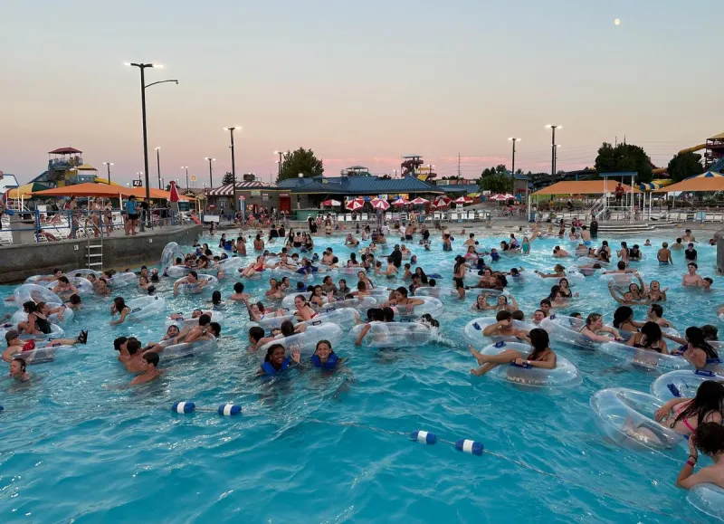 Roaring Springs is Hosting a '2000's Takeover' Dance Party Tonight