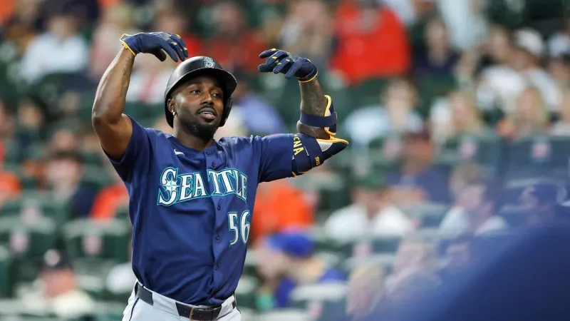 Mariners hang on for a 3-2 win over the Astros as Raleigh, Arozarena go deep