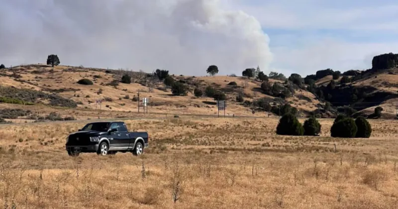 Wildfire burning in eastern Cassia County