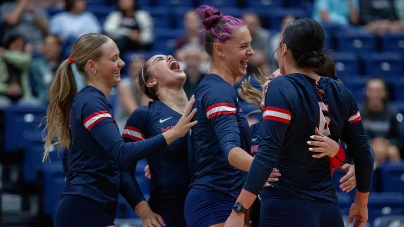 LC State Volleyball Upends No. 6 Providence to Wrap Up 4-0 Weekend