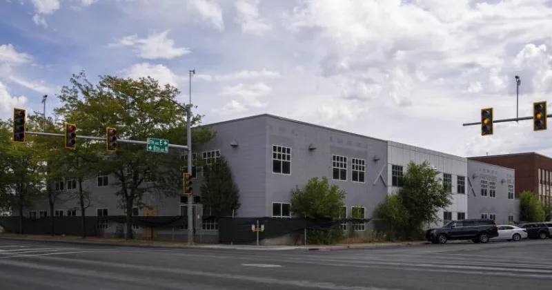 Twin Falls to keep pressure on as 'eyesore' clinic remains standing
