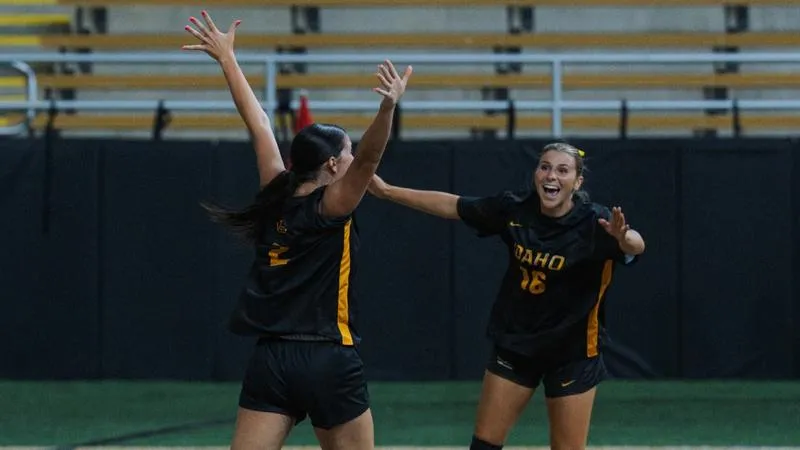 Stuart's Maiden Goal Pushes Vandals to 3-1-1 Start