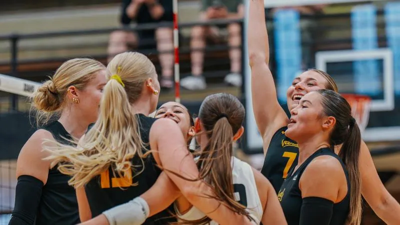 Vandals Sweep Leathernecks to Close Out Strong Weekend in Columbia
