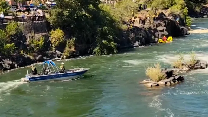 First responders search Snake River for missing Man near Broadway
