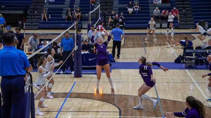 McWilliams, Yotes Earn CCC Weekly Honors Following 7-0 Start