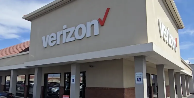 Idaho Falls Verizon store hands out chargers to boost disaster readiness