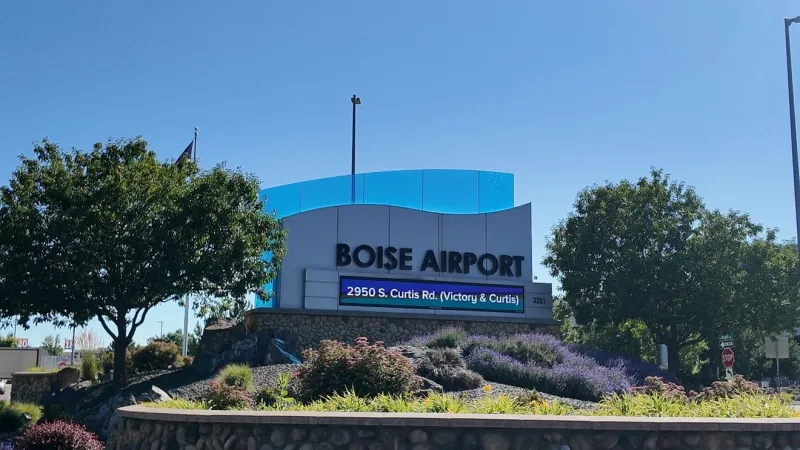 Boise Airport tower evacuated after smoke odor report; FAA investigates, delays possible