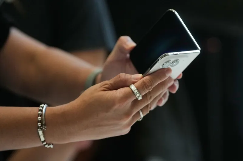 Apple announces the iPhone Duo, its first foldable iPhone