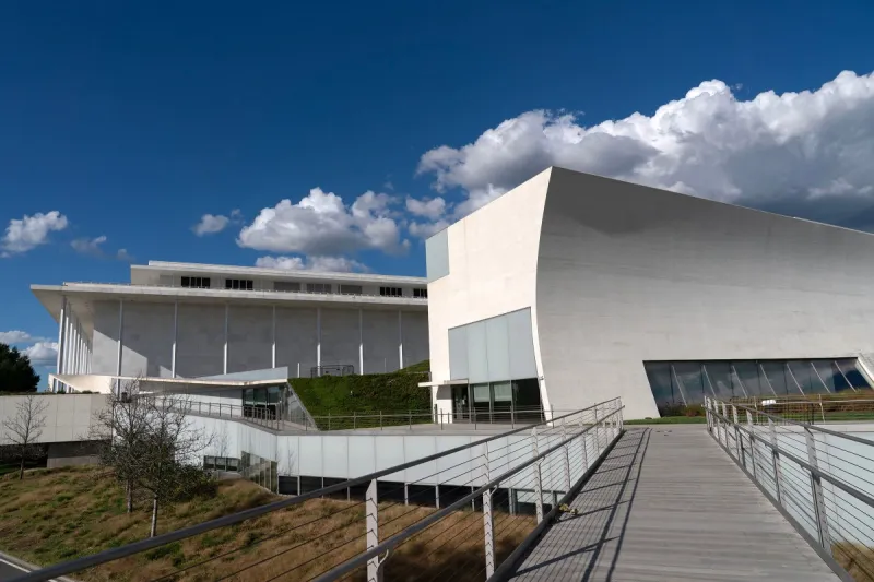 Kennedy Center board votes to close for renovations after chaotic call with Trump