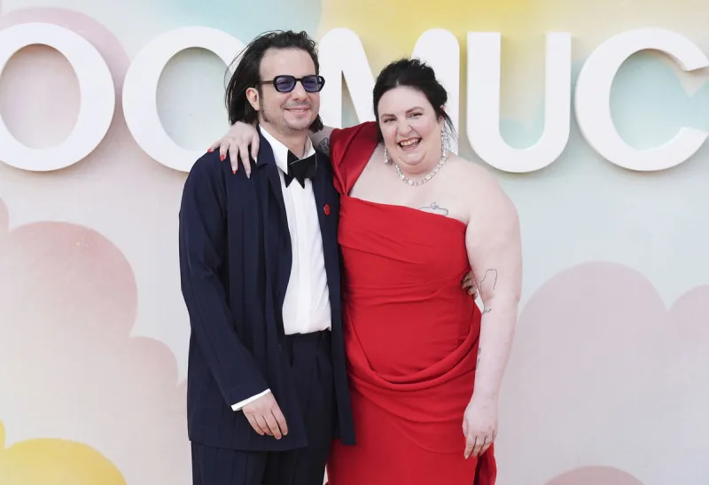 Lena Dunham welcomes her first baby via surrogacy