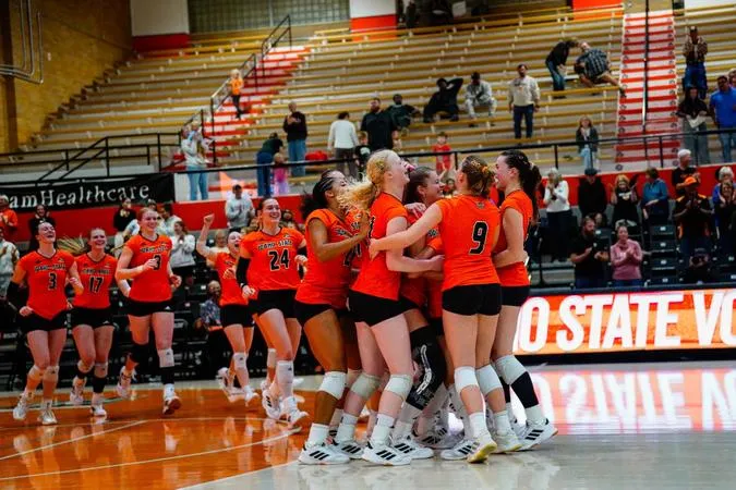 Idaho State Sweeps Pacific in Straight Sets