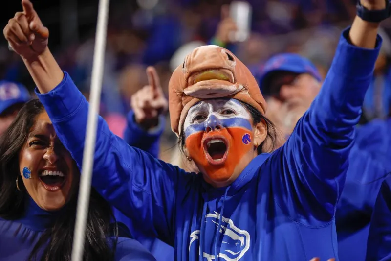 Boise State Has Plenty of Fans. But Are You a Real Bronco Fan?