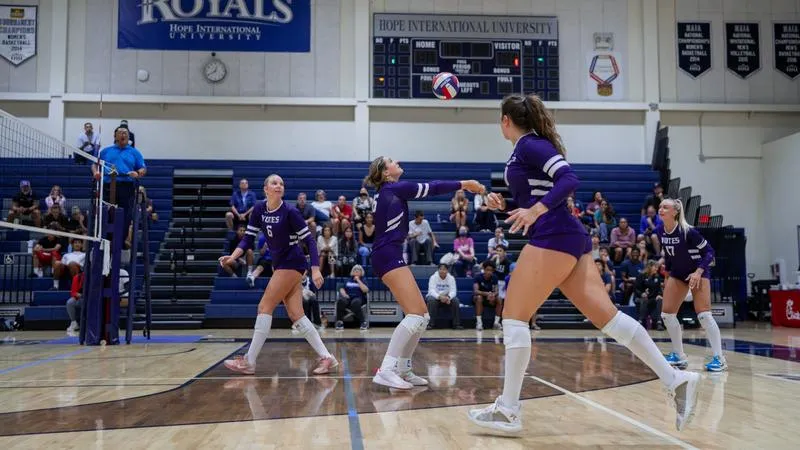Yotes Weather a Late Bushnell Push, Sweep to Stay Unbeaten