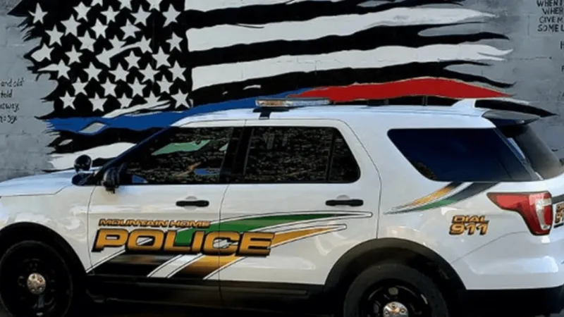 Mountain Home girl hit by vehicle, killed while crossing the street