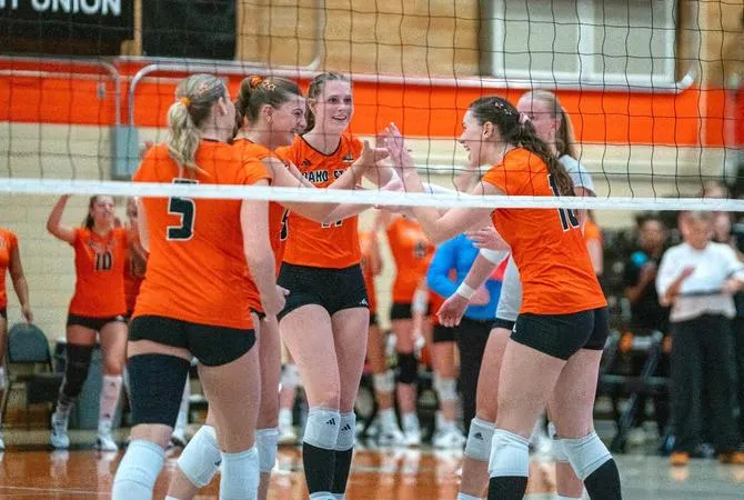Bengals Roll Past Eagles, Open Big Sky Play 2-0