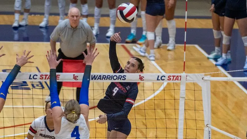 Warriors Battle Back, Fall Just Short in Five-Set Thriller at No. 4 C of I
