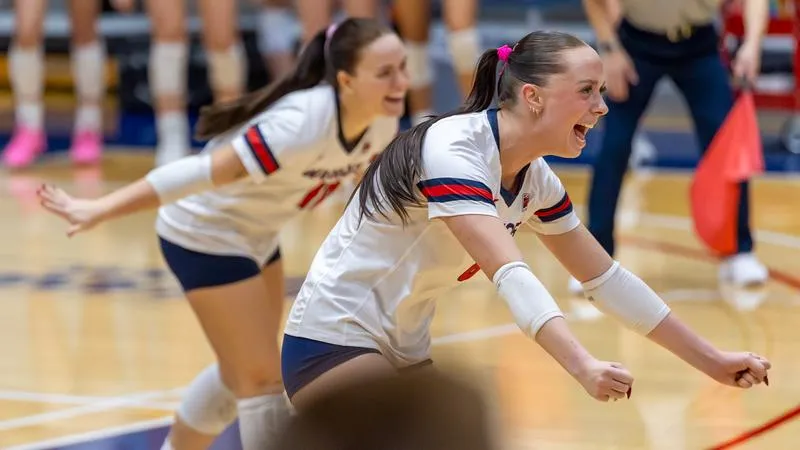 No. 11 Warriors Stay Perfect at Home with Sweep of Bushnell