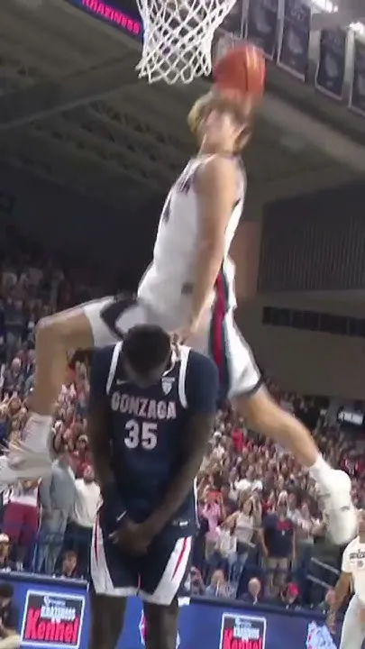 Davis Fogle wins Kraziness in the Kennel Dunk Contest (Video)