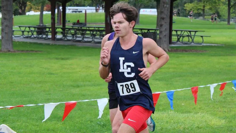 Bell Paces LC State Men's Cross Country in Spokane