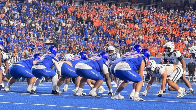 No. 22 Boise State beats Utah State 37-18 behind Madsen, Riley touchdowns
