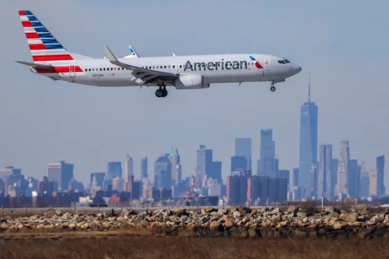 Broken bathrooms force American Airlines flight to divert for urgent landing