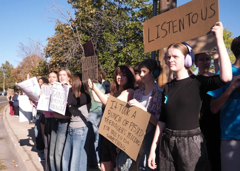 Timberline students walk out over alleged threats against classmate