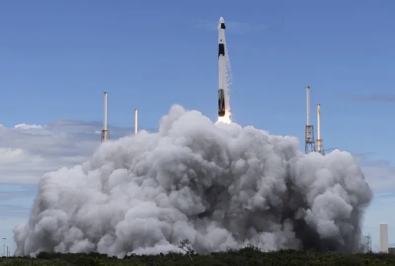 Trump purchased up to $5 million of SpaceX bonds days before major space order