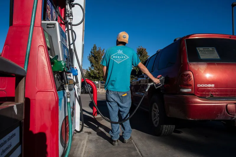Americans' feelings about the economy continue to worsen