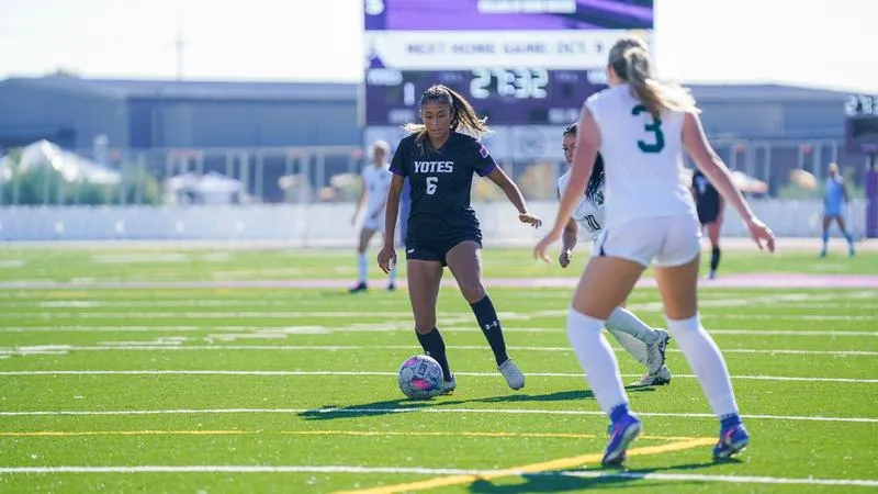 No. 4 Yotes Grind Out Victory Over Carroll
