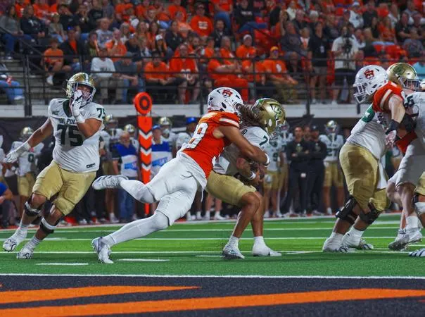 Late Cal Poly touchdown sinks Bengals, 25-24, on homecoming