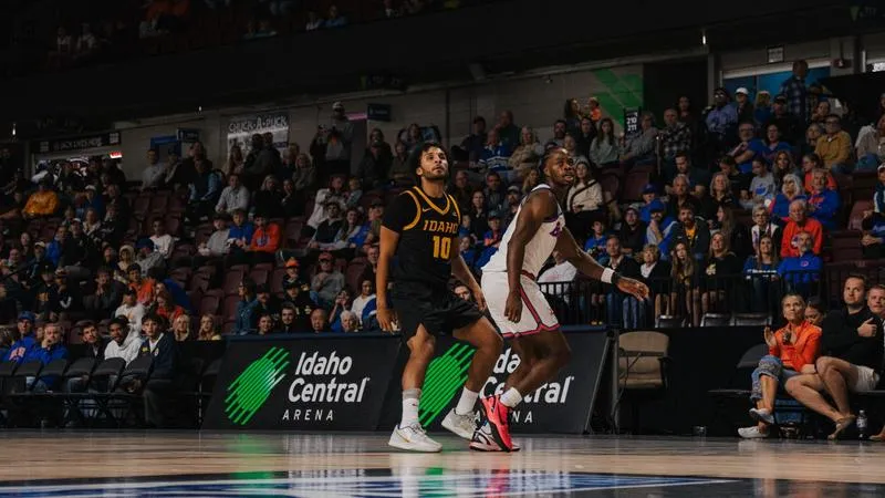 Vandals Battle in Exhibition Contest Against Boise State
