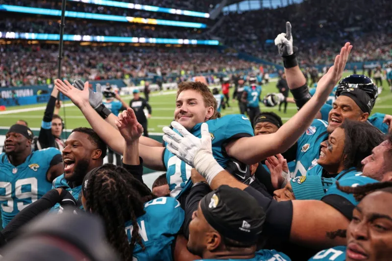 Jaguars clip Eagles' wings with walk-off field goal in London thriller