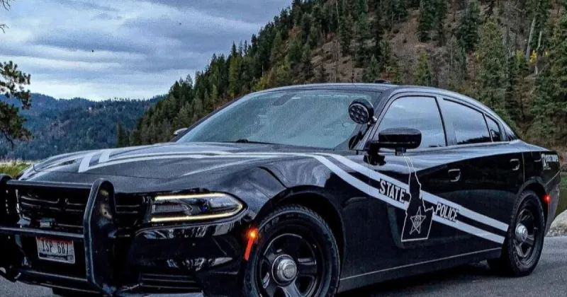 Coroner identifies 18-year-old and teenager who died after crash into Snake River