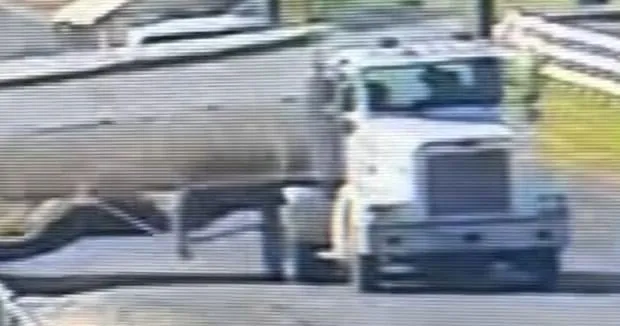 Truck damaged stop sign near Kimberly; information wanted