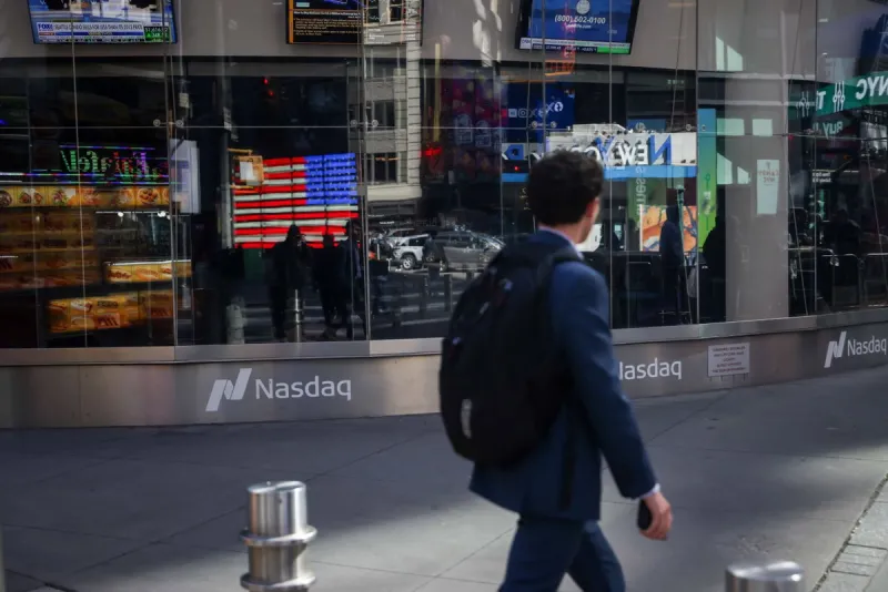 Global tech selloff deepens as enthusiasm for AI stocks wobbles