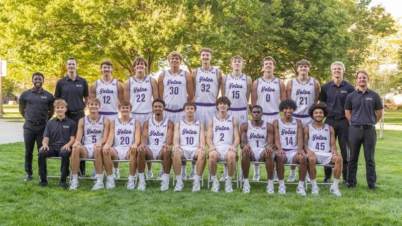 Yotes Picked Atop CCC Men's Basketball Preseason Coaches' Poll