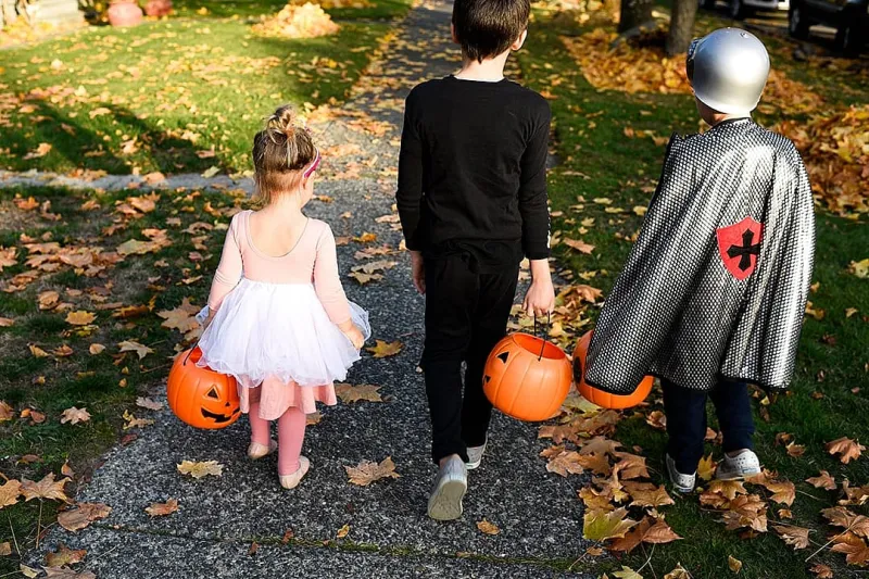 How parents can help a scared child enjoy Halloween
