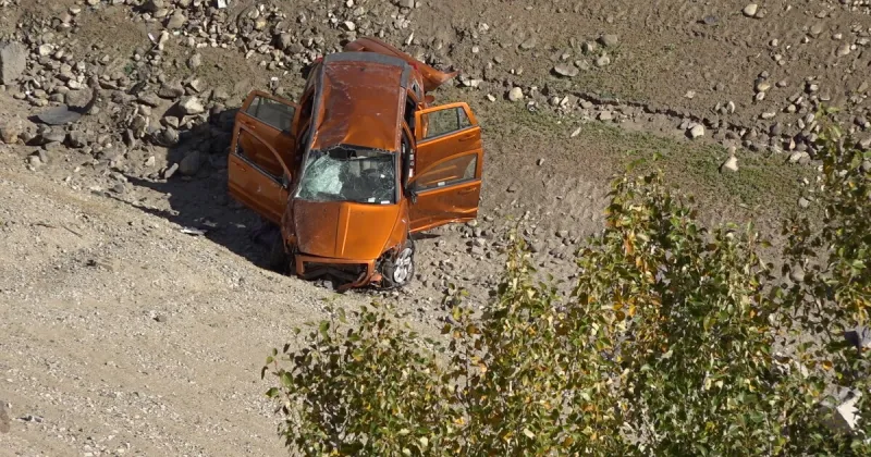 Car rolls down embankment near Lucky Peak Dam