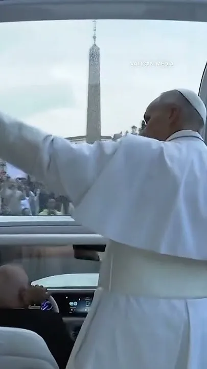 Pope Leo appears before 1st audience since cancer surgery (Video)