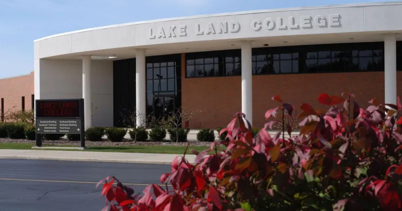 Lake Land College to host Fast Track to Fall registration event